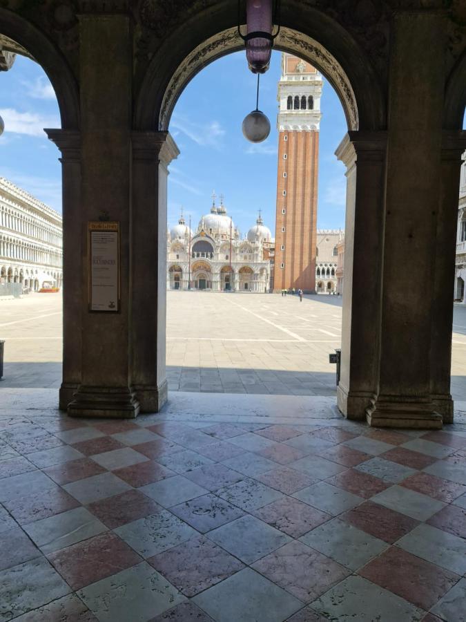 Friendly Venice Suites Eksteriør billede
