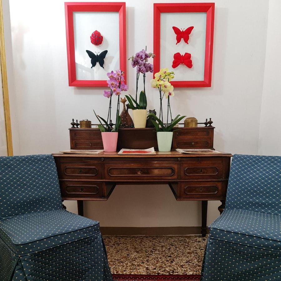 Friendly Venice Suites Eksteriør billede