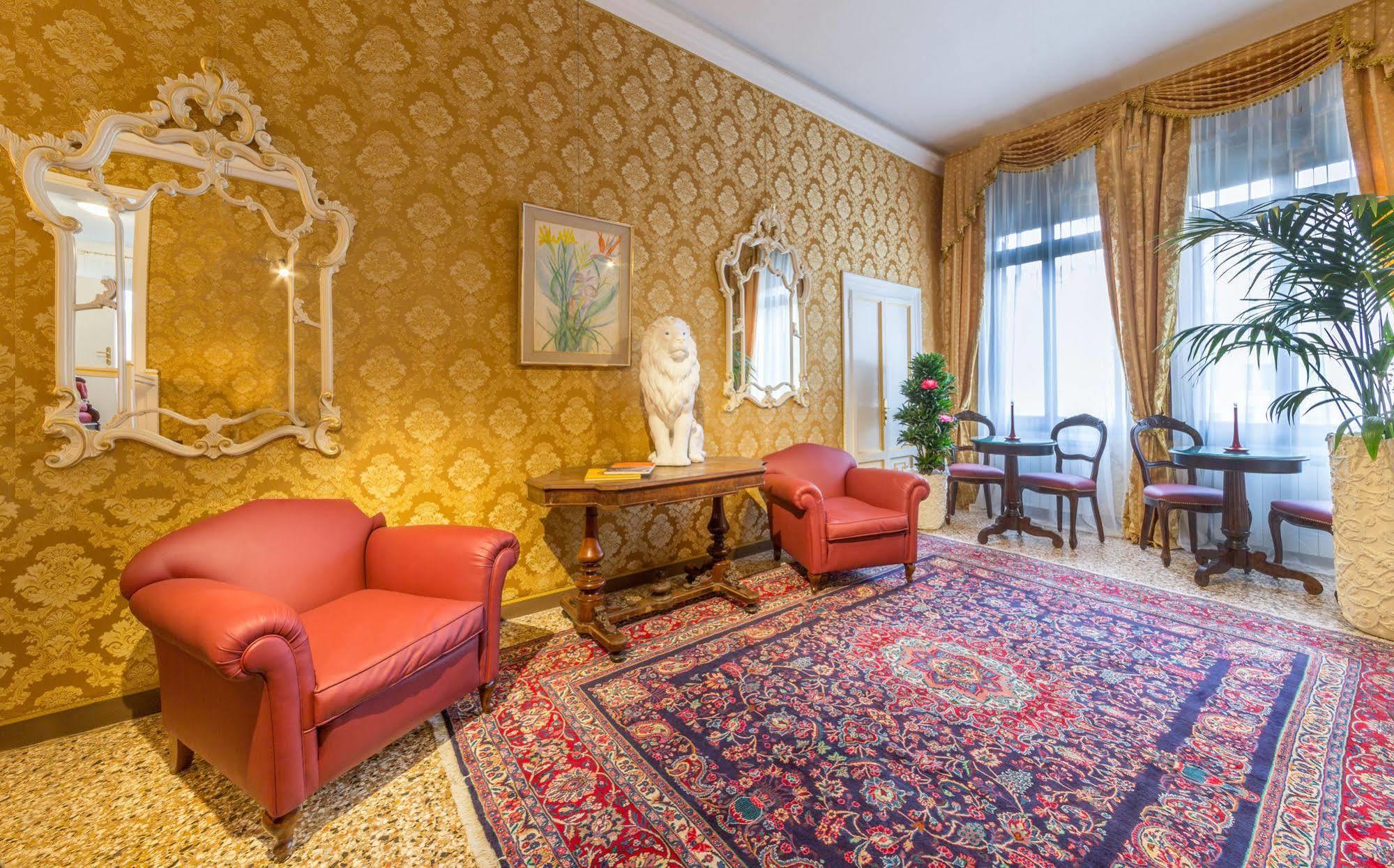 Friendly Venice Suites Eksteriør billede