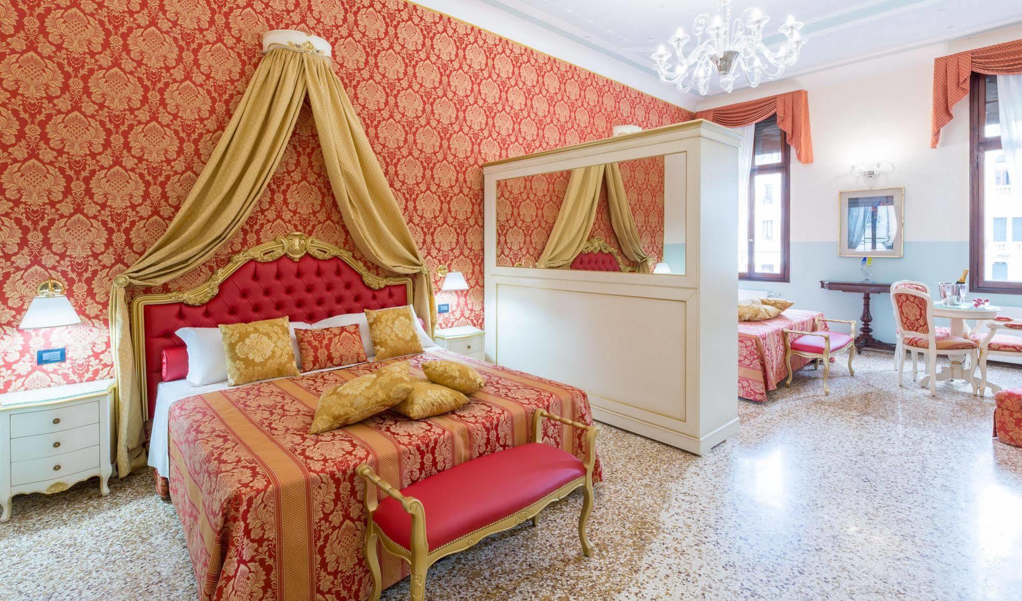 Friendly Venice Suites Eksteriør billede